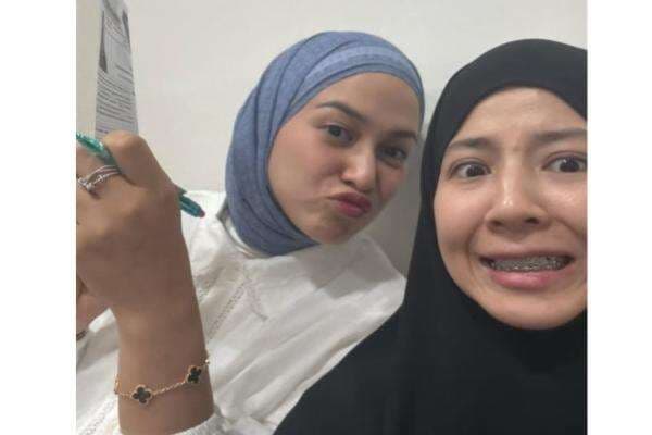 Nina Zatulini dan Natasha Rizky Belajar Bahasa Inggris di Usia 30-an, Netizen Salut Nina Zatulini dan Natasha Rizky Belajar Bahasa Inggris di Usia 30-an, Netizen Salut