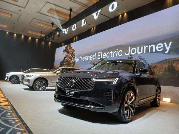 Volvo Luncurkan 3 Mobil Hybrid Baru, Termurah Rp1,25 Miliar Volvo Luncurkan 3 Mobil Hybrid Baru, Termurah Rp1,25 Miliar