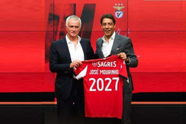 Jose Mourinho Resmi Jadi Pelatih Baru Benfica, Dikontrak hingga 2027 Jose Mourinho Resmi Jadi Pelatih Baru Benfica, Dikontrak hingga 2027