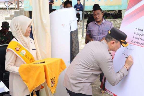 Gampong Mesjid Tuha Diresmikan Sebagai Kampung Bebas Narkoba Oleh Kapolres Pidie Jaya Gampong Mesjid Tuha Diresmikan Sebagai Kampung Bebas Narkoba Oleh Kapolres Pidie Jaya