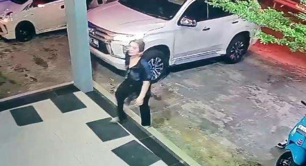 Kasus Pengeroyokan Brutal Anggota Ormas di Depok, Kuasa Hukum Heran Dalangnya Belum Ditangkap Kasus Pengeroyokan Brutal Anggota Ormas di Depok, Kuasa Hukum Heran Dalangnya Belum Ditangkap