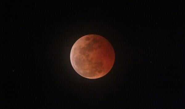 Fenomena Langit 2025: Jadwal Gerhana yang Bisa Diamati di Indonesia Fenomena Langit 2025: Jadwal Gerhana yang Bisa Diamati di Indonesia