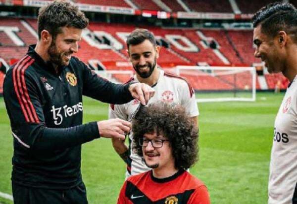 Tiga Kemenangan Beruntun, Janji Gila Fans Man United Segera Terwujud Tiga Kemenangan Beruntun, Janji Gila Fans Man United Segera Terwujud