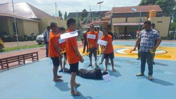 Polres Merauke Gelar Rekonstruksi Kasus Penganiayaan Maut di Atas KM Tatamailau Polres Merauke Gelar Rekonstruksi Kasus Penganiayaan Maut di Atas KM Tatamailau