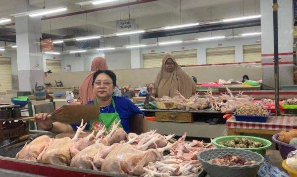 Harga Daging Ayam di Ponorogo Mendadak Naik Tanpa Sebab Harga Daging Ayam di Ponorogo Mendadak Naik Tanpa Sebab