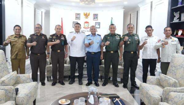 Wali Kota Makassar Terima Kunjungan Asisten Pidana Militer Kejati Sulsel Wali Kota Makassar Terima Kunjungan Asisten Pidana Militer Kejati Sulsel