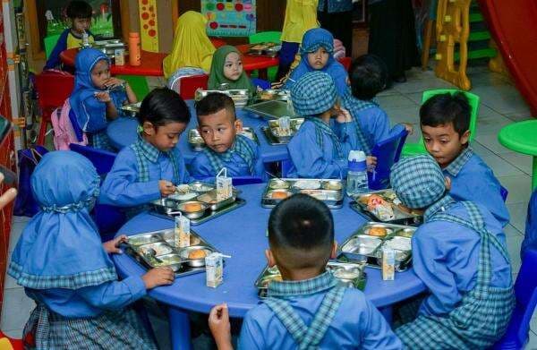 Kemenperin: Kebutuhan Peralatan Makanan dan Minum Program MBG Mencapai 82,9 Juta Unit Kemenperin: Kebutuhan Peralatan Makanan dan Minum Program MBG Mencapai 82,9 Juta Unit