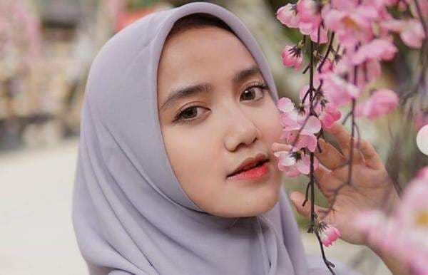 Apakah Wirda Mansur Lulusan Oxford University? Ini Klarifikasi Lengkap dan Fakta Pendidikan Aslinya Apakah Wirda Mansur Lulusan Oxford University? Ini Klarifikasi Lengkap dan Fakta Pendidikan Aslinya