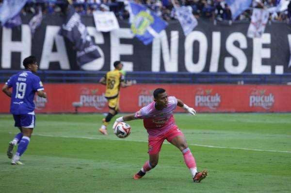 Respons Teja Paku Alam Usai Bantu Persib Juara Paruh Musim Respons Teja Paku Alam Usai Bantu Persib Juara Paruh Musim