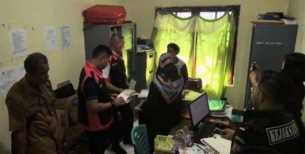 Dugaan Korupsi di PT ASTIL, Kejari Sumba Timur Periksa 30 Saksi, Kerugian Negara Masih Dihitung BPKP Dugaan Korupsi di PT ASTIL, Kejari Sumba Timur Periksa 30 Saksi, Kerugian Negara Masih Dihitung BPKP