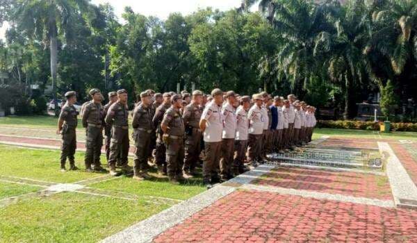 Ratusan Satpol PP Siaga Amankan Malam Tahun Baru di Depok Ratusan Satpol PP Siaga Amankan Malam Tahun Baru di Depok