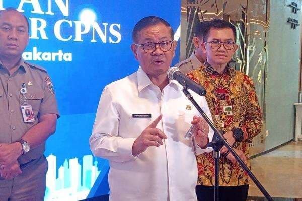 Pramono Tak Bisa Larang Warga Pesta Kembang Api, Minta Utamakan Empati ke Korban Bencana Pramono Tak Bisa Larang Warga Pesta Kembang Api, Minta Utamakan Empati ke Korban Bencana