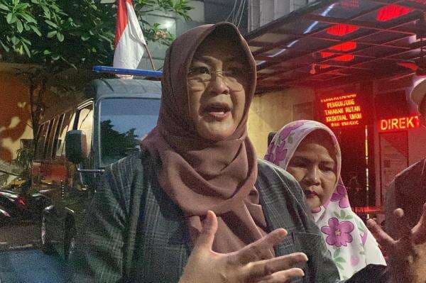 Jelang Diperiksa sebagai Tersangka, Dokter Tifa Duga Ada Upaya Pembungkaman Kerja Ilmiah Jelang Diperiksa sebagai Tersangka, Dokter Tifa Duga Ada Upaya Pembungkaman Kerja Ilmiah