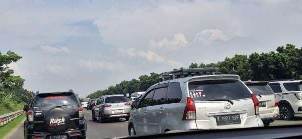 Arus Balik Libur Panjang Maulid Nabi, Contraflow di Ruas Tol Japek Diberlakukan Arus Balik Libur Panjang Maulid Nabi, Contraflow di Ruas Tol Japek Diberlakukan