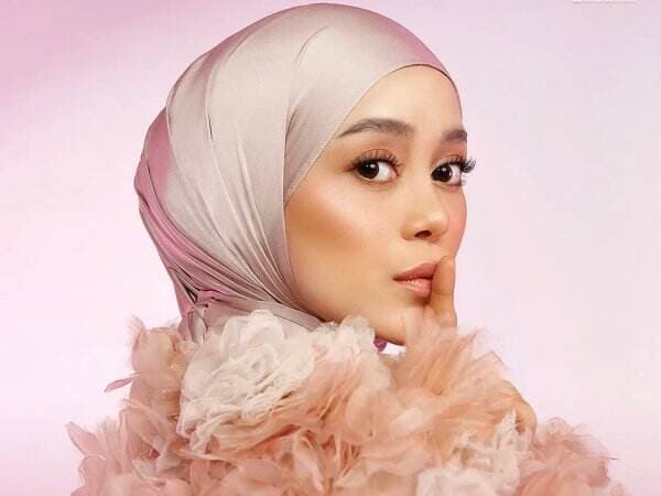 Heboh Lesti Kejora Hamil Anak Ketiga? Soimah Ungkap Fakta Mengejutkan! Heboh Lesti Kejora Hamil Anak Ketiga? Soimah Ungkap Fakta Mengejutkan!