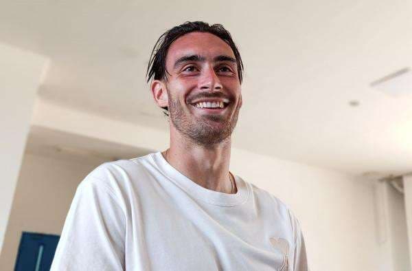 Penyerang Persib Bandung Tak 100 Persen Dukung Timnas Indonesia Kontra Irak meski Cari Uang di Tanah Air Penyerang Persib Bandung Tak 100 Persen Dukung Timnas Indonesia Kontra Irak meski Cari Uang di Tanah Air