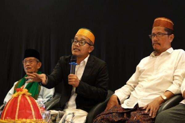 Calon Ketum PBNU Gus Salam Sowan ke Rais Syuriyah dan Ketua PWNU Sulsel Calon Ketum PBNU Gus Salam Sowan ke Rais Syuriyah dan Ketua PWNU Sulsel