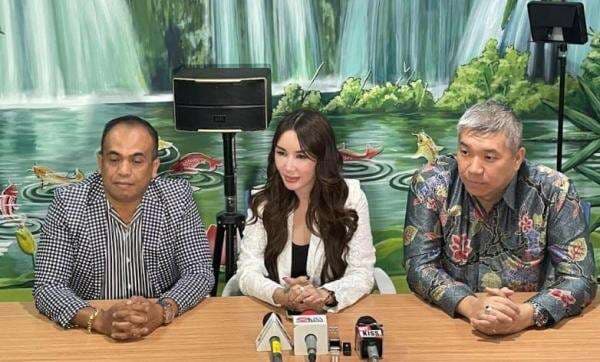 Dilabrak Dearly Djoshua, Ade Tya Sempat Alami Gangguan Psikis Dilabrak Dearly Djoshua, Ade Tya Sempat Alami Gangguan Psikis