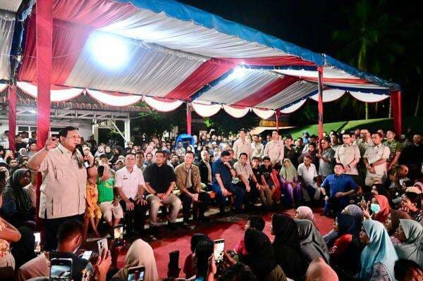 Rayakan Malam Tahun Baru di Tapsel, Prabowo Ajak Warga Doa Bersama Rayakan Malam Tahun Baru di Tapsel, Prabowo Ajak Warga Doa Bersama