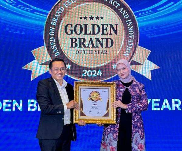 JNE Raih Penghargaan Golden Brand of The Year 2024 JNE Raih Penghargaan Golden Brand of The Year 2024