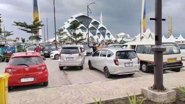 3 Jalur Alternatif ke Masjid Al Jabbar Bandung yang Bikin Perjalanan Lebih Cepat dan Bebas Macet! 3 Jalur Alternatif ke Masjid Al Jabbar Bandung yang Bikin Perjalanan Lebih Cepat dan Bebas Macet!