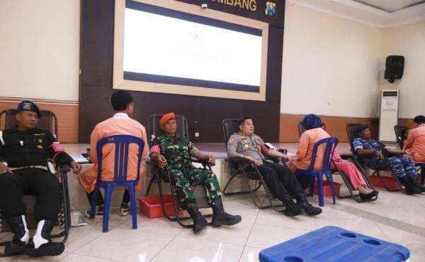 HUT ke 79 Bhayangkara, Polres Jombang Gelar Donor Darah, Terkumpul 101 Kantong HUT ke 79 Bhayangkara, Polres Jombang Gelar Donor Darah, Terkumpul 101 Kantong