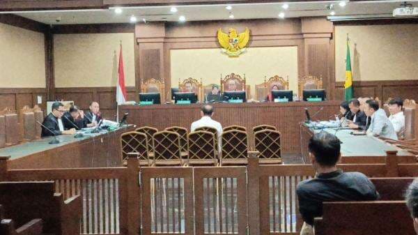 Tersangka Suap Bea Cukai Akui Gunakan Uang Korupsi untuk Beli iPhone Istrinya Tersangka Suap Bea Cukai Akui Gunakan Uang Korupsi untuk Beli iPhone Istrinya