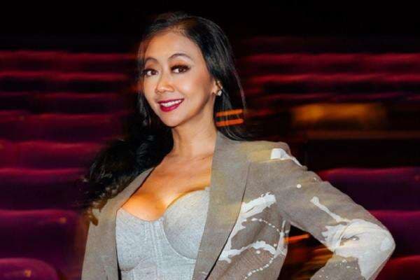 3 Alasan Asri Welas Berani Terima Adegan Ranjang, Tak Perlu Izin Suami 3 Alasan Asri Welas Berani Terima Adegan Ranjang, Tak Perlu Izin Suami