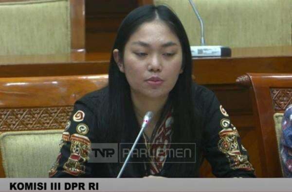 3 Bulan Iptu Tomi Marbun Belum Ditemukan usai Kejar KKB, DPR: Negara Tidak Boleh Tinggal Diam 3 Bulan Iptu Tomi Marbun Belum Ditemukan usai Kejar KKB, DPR: Negara Tidak Boleh Tinggal Diam