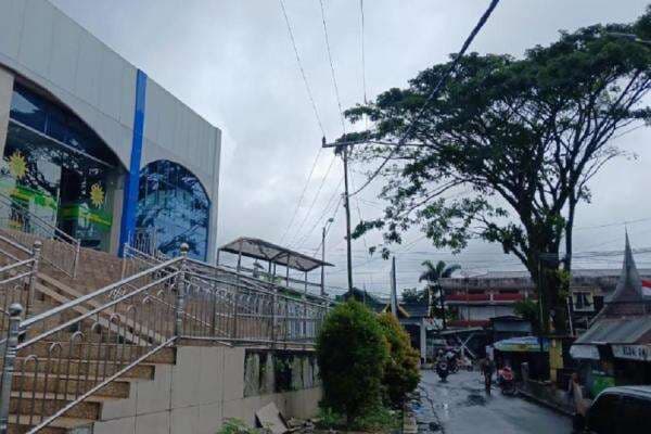 3 Gempa Beruntun Guncang Padang Panjang dan Tanah Datar, Warga Panik Berhamburan Keluar Rumah 3 Gempa Beruntun Guncang Padang Panjang dan Tanah Datar, Warga Panik Berhamburan Keluar Rumah