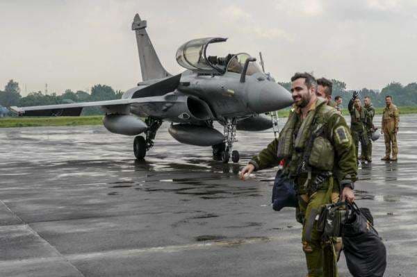 3 Jet Tempur Rafale Ditembak Jatuh Pakistan, Saham Dassault Langsung Jeblok 3 Jet Tempur Rafale Ditembak Jatuh Pakistan, Saham Dassault Langsung Jeblok