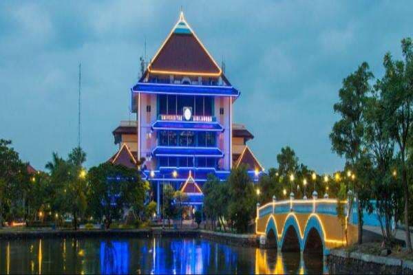 3 Lokasi Pusat UTBK 2025 di Unair, Peserta Ujian Harus Memakai Kemeja Putih 3 Lokasi Pusat UTBK 2025 di Unair, Peserta Ujian Harus Memakai Kemeja Putih