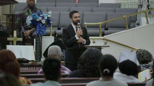 3 Orang yang Terancam Dicabut Kewarganegaraan oleh Trump, Salah Satunya Politikus Muslim 3 Orang yang Terancam Dicabut Kewarganegaraan oleh Trump, Salah Satunya Politikus Muslim