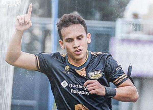 3 Pemain Liga 1 Indonesia 2024-2025 yang Layak Kembali Main di Luar Negeri, Nomor 1 Bersaing di Daftar Top Skor! 3 Pemain Liga 1 Indonesia 2024-2025 yang Layak Kembali Main di Luar Negeri, Nomor 1 Bersaing di Daftar Top Skor!