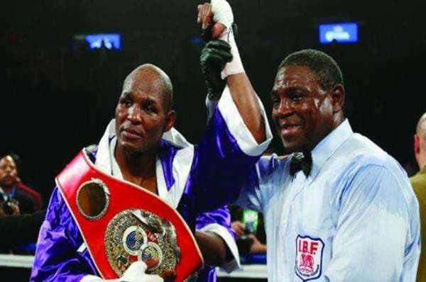 3 Petinju Juara Dunia Tinju di Usia 40 Tahun yang Menakjubkan 3 Petinju Juara Dunia Tinju di Usia 40 Tahun yang Menakjubkan