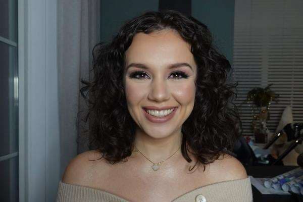 3 Potret Cantik Marina Gourgis, Kakak Ipar Eliano Reijnders yang Berdarah Irak 3 Potret Cantik Marina Gourgis, Kakak Ipar Eliano Reijnders yang Berdarah Irak