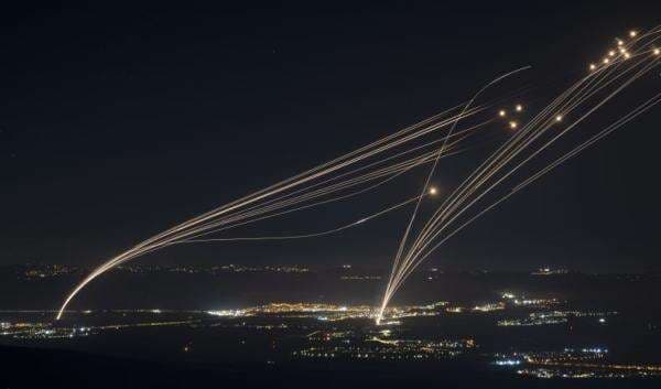Aturan Baru, Israel Larang Wartawan Publikasikan Serangan Rudal Iran Hantam Fasilitas Militer Aturan Baru, Israel Larang Wartawan Publikasikan Serangan Rudal Iran Hantam Fasilitas Militer