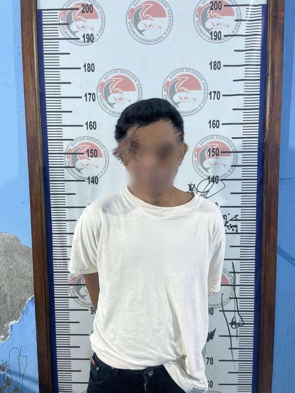 Polisi Bekuk Pengedar Asal Topoyo di Pasangkayu, Sabu Puluhan Juta Disembunyikan di Kap Mesin Polisi Bekuk Pengedar Asal Topoyo di Pasangkayu, Sabu Puluhan Juta Disembunyikan di Kap Mesin