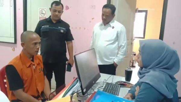 Ayah Bejat! Tega Perkosa Anak Kandung hingga Hamil Ayah Bejat! Tega Perkosa Anak Kandung hingga Hamil