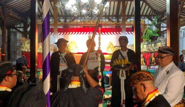 Kirab Pusaka Prono Joyo, Ungkap Hubungan Kelurahan Mangkujayan Ponorogo Dan Keraton Surakarta Kirab Pusaka Prono Joyo, Ungkap Hubungan Kelurahan Mangkujayan Ponorogo Dan Keraton Surakarta