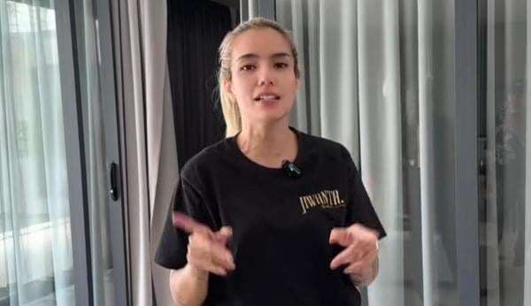 Sheila Marcia Ungkap ke Anak Kesalahannya Hamil di Luar Nikah Sheila Marcia Ungkap ke Anak Kesalahannya Hamil di Luar Nikah