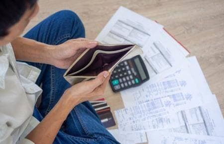 5 Kebiasaan Buruk dalam Keuangan yang Harus Dihilangkan Agar Tidak Bangkrut 5 Kebiasaan Buruk dalam Keuangan yang Harus Dihilangkan Agar Tidak Bangkrut