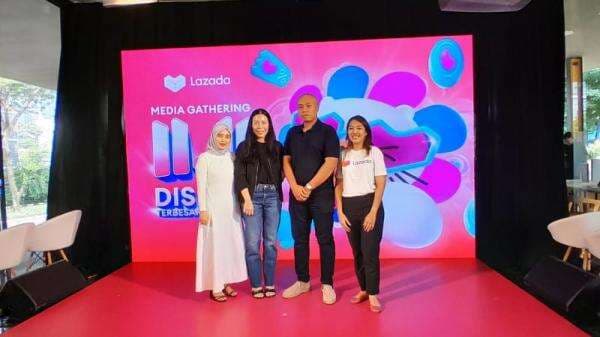 Berbasis GenAI, AI Lazzie Berikan Pengalaman Belanja Online yang Lebih Personal dan Efisien Berbasis GenAI, AI Lazzie Berikan Pengalaman Belanja Online yang Lebih Personal dan Efisien