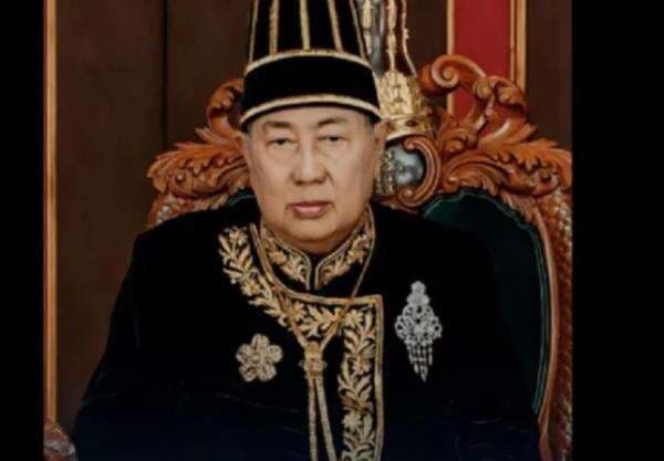 Jenazah Raja Keraton Solo Pakubuwono XIII Dibawa ke Sasono Putro Jenazah Raja Keraton Solo Pakubuwono XIII Dibawa ke Sasono Putro