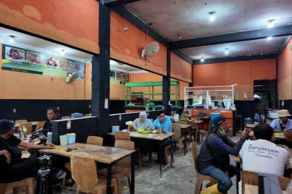 Bangkit usai Bencana Banjir, Rumah Makan di Aceh Tamiang Kembali Beroperasi Bangkit usai Bencana Banjir, Rumah Makan di Aceh Tamiang Kembali Beroperasi