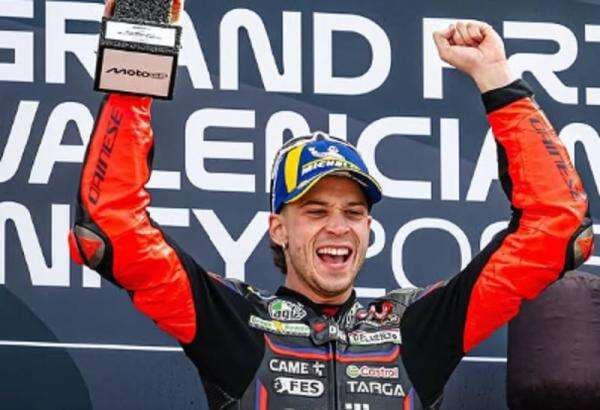 Aprilia Racing Pukul Balik Ducati di MotoGP Valencia 2025, Akhiri Musim dengan Cara Paling Gila! Aprilia Racing Pukul Balik Ducati di MotoGP Valencia 2025, Akhiri Musim dengan Cara Paling Gila!