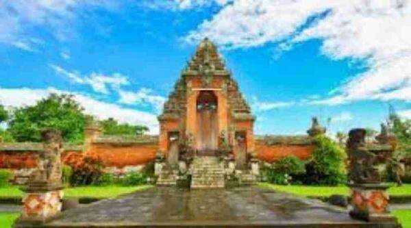 Kenapa Bali Mayoritas Masyarakat Beragama Hindu, Begini Sejarah Lengkapnya Kenapa Bali Mayoritas Masyarakat Beragama Hindu, Begini Sejarah Lengkapnya