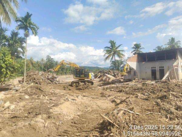 PT SRL dan PT SSL Kerahkan Ekskavator, Normalisasi Batang Toru Dipercepat PT SRL dan PT SSL Kerahkan Ekskavator, Normalisasi Batang Toru Dipercepat