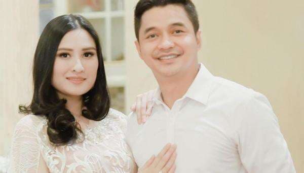 Angbeen Rishi Bersahabat dengan Adly Fairuz di Tengah Proses Cerai Angbeen Rishi Bersahabat dengan Adly Fairuz di Tengah Proses Cerai