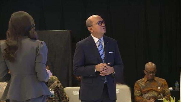 Rosan Bocorkan Ada Dua Investor Besar Garap Hilirisasi Kelapa Rosan Bocorkan Ada Dua Investor Besar Garap Hilirisasi Kelapa